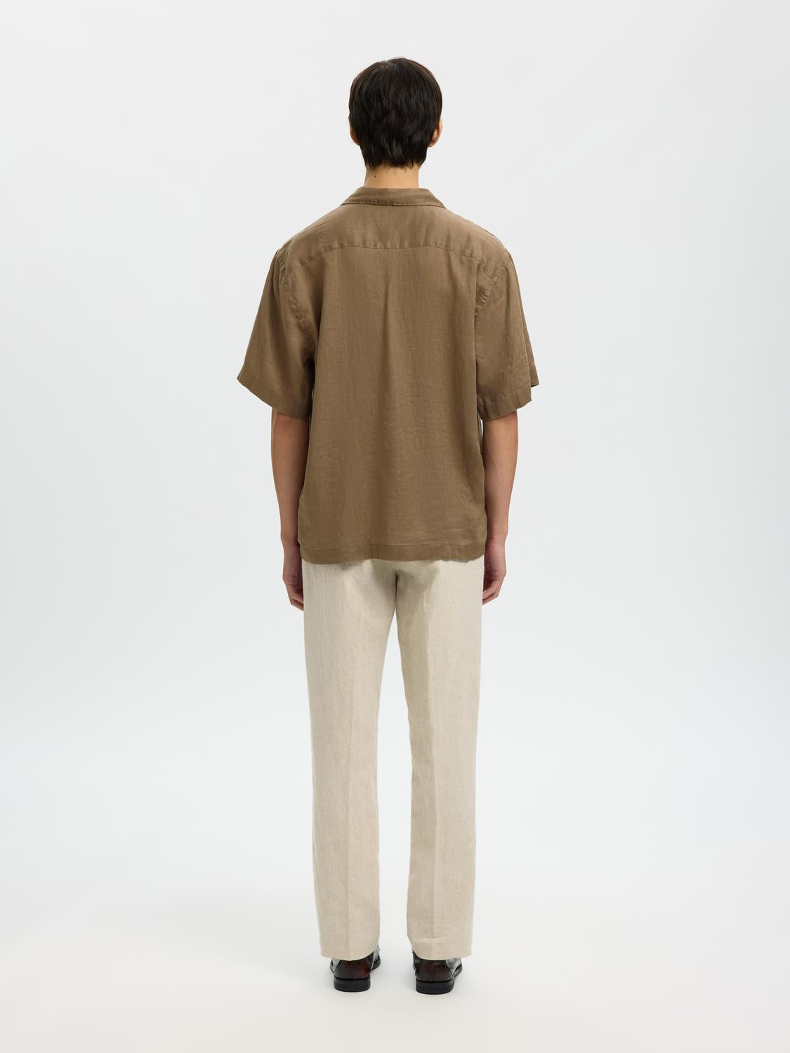 model_shot-back